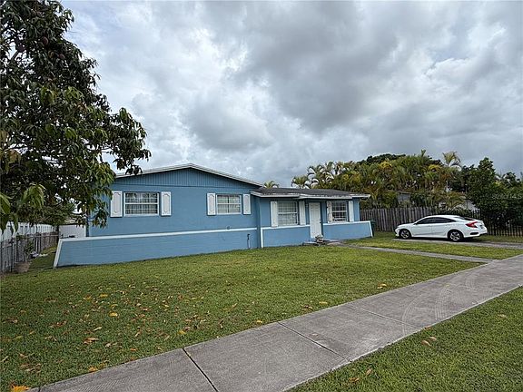 5th image of 14850 SW 297th St
