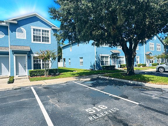 2nd image of 518 Wilton Cir #518