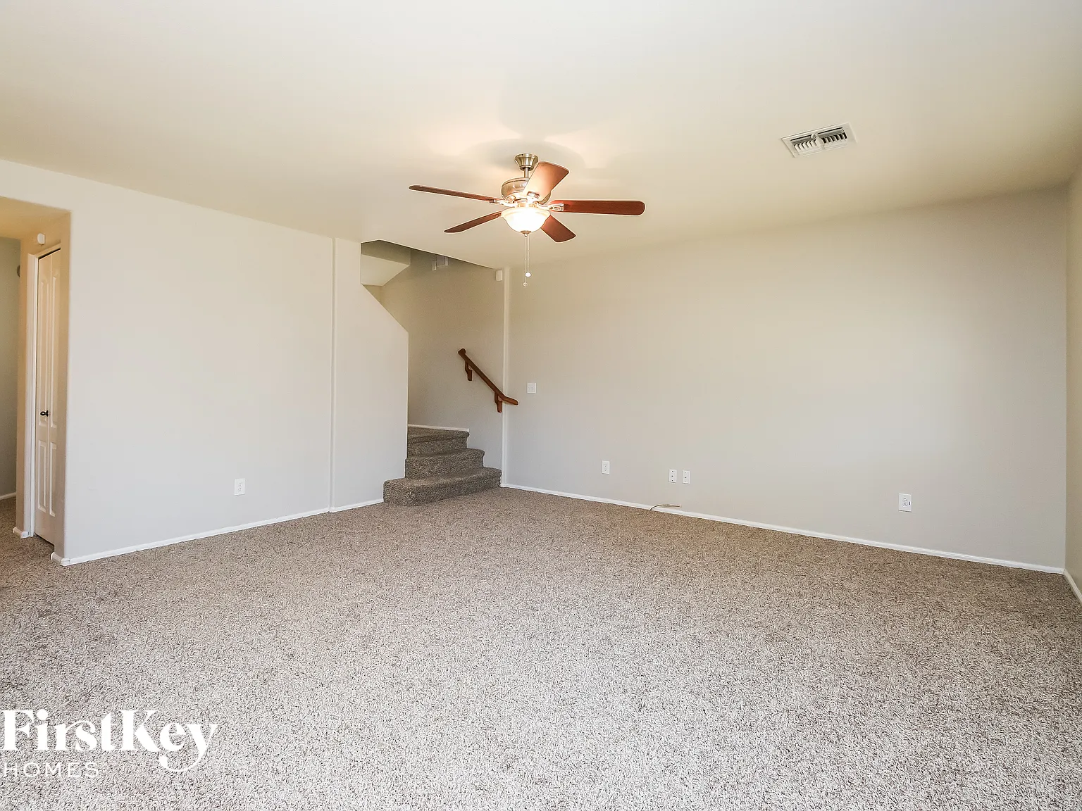 4 bed, 2.5 bath, 2184 sqft, $2,050 — Photo 2