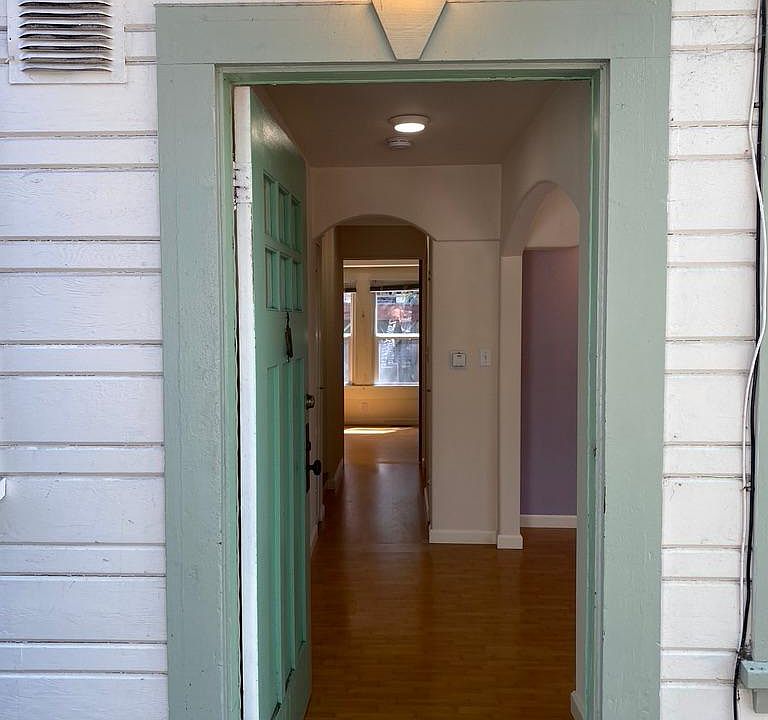 1st image of 3829 Greenwood Ave #B