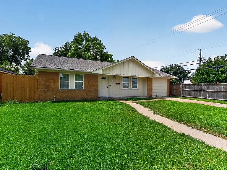 3002 Tanglebriar Dr — Photo 3