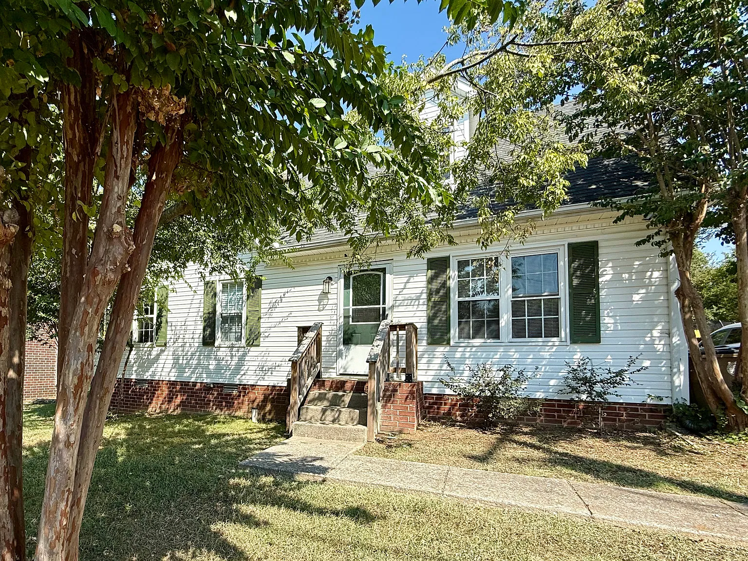1640 Liberty Hill Dr — Photo 2