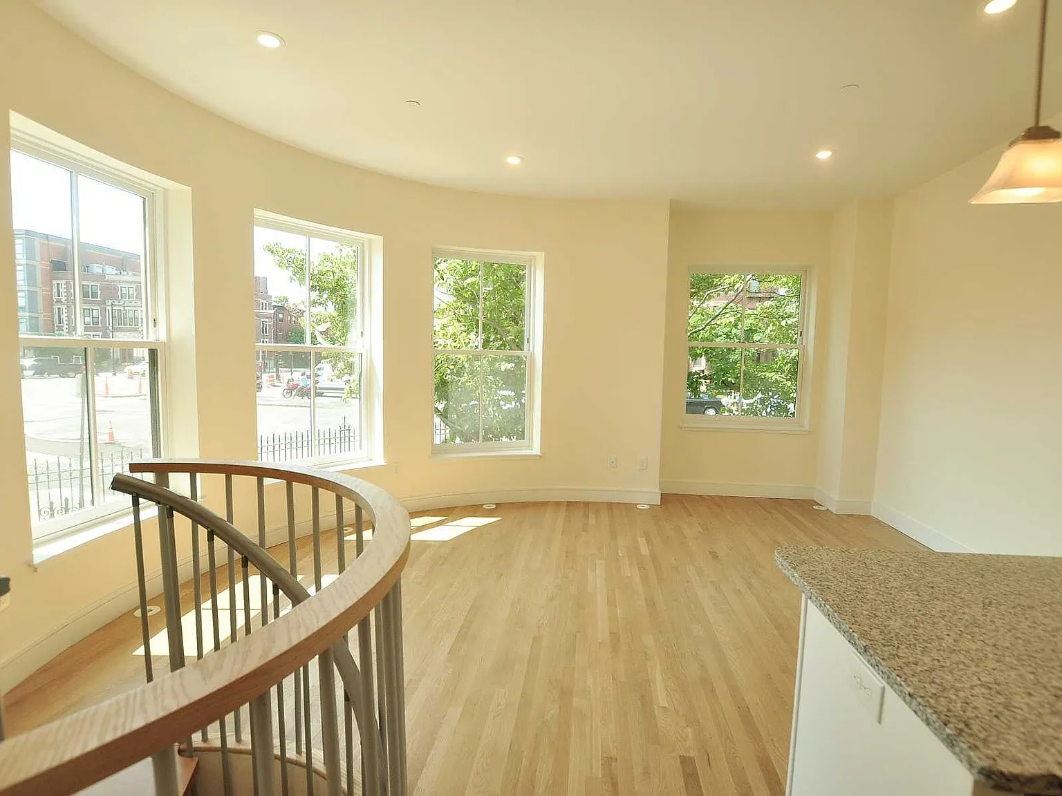 3 bed, $6,500 — Photo 4