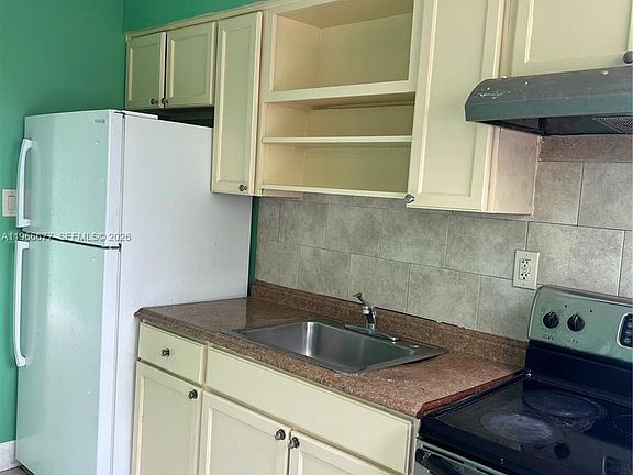 4th image of 1013 Foster Rd #1