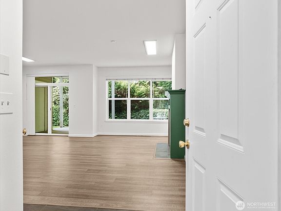 4th image of 400 228th Street SW #D-102