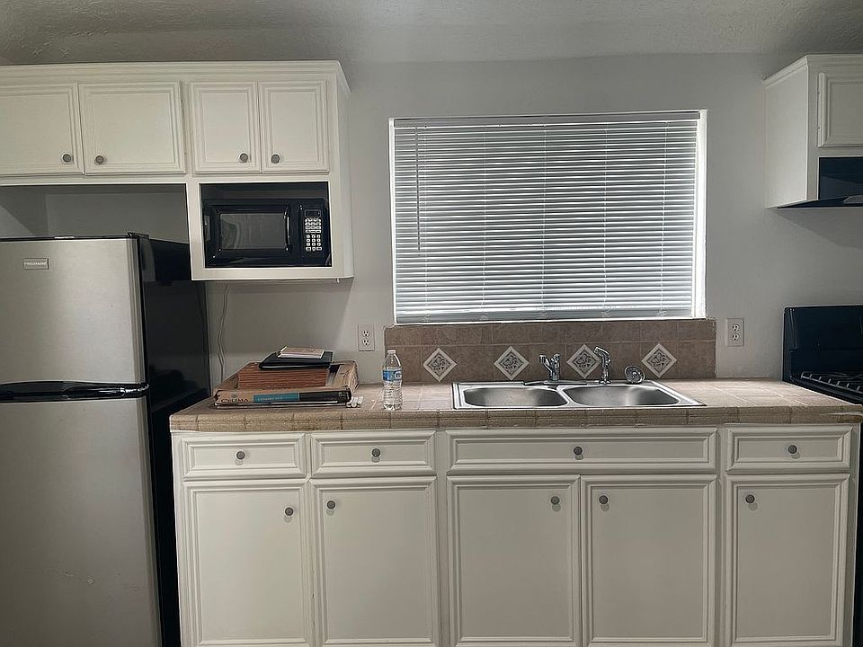 2nd image of 7239 Eden St