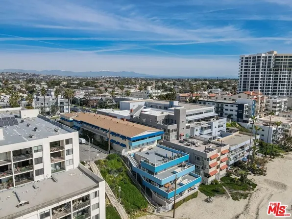 32 5th Pl, Long Beach, CA 90802