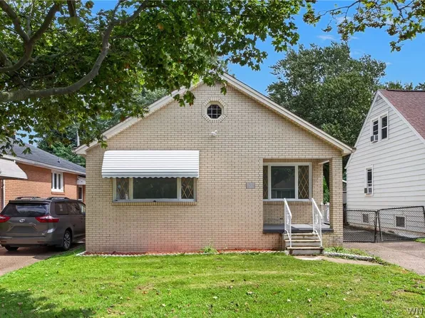 135 Mildred Dr, Buffalo, NY 14225