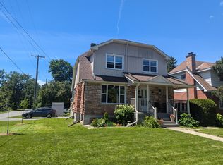 220 Cowley Ave, Ottawa, ON K1Y0G9