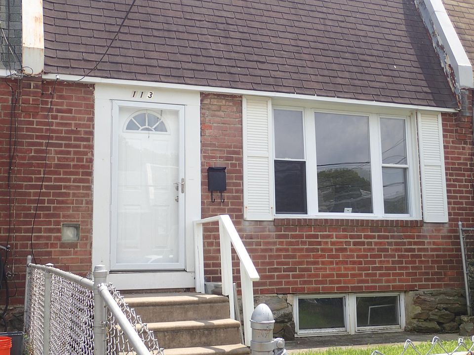 Front view, Fenced yard, rear also fenced
