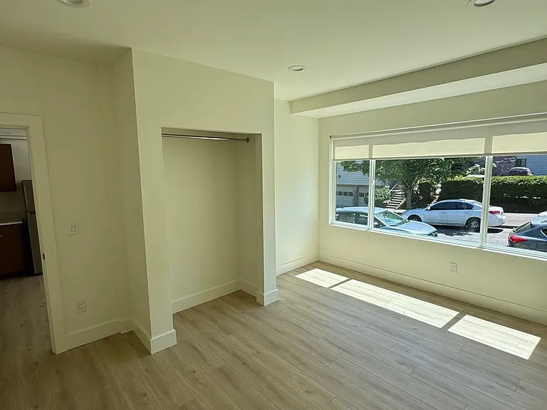 2809 SE Washington St — Photo 10