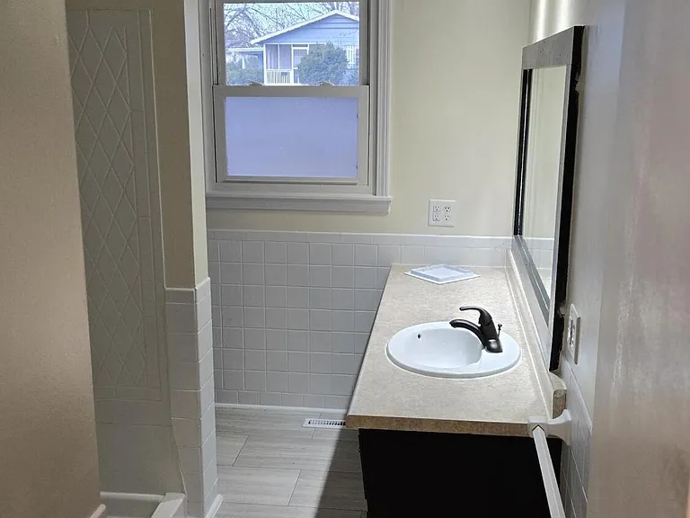 1472 E Berkeley St — Photo 11