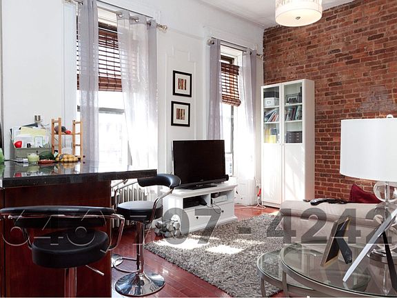 5th image of 1047 Bedford Ave APT 2B