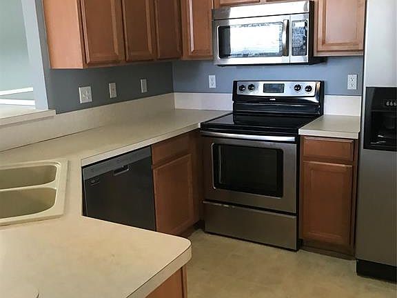 3rd image of 26104 Chesapeake Cir #1