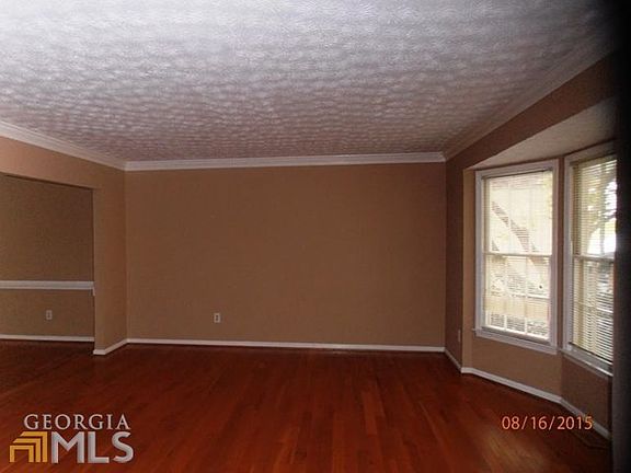 3rd image of 4945 Evergreen Valley Way
