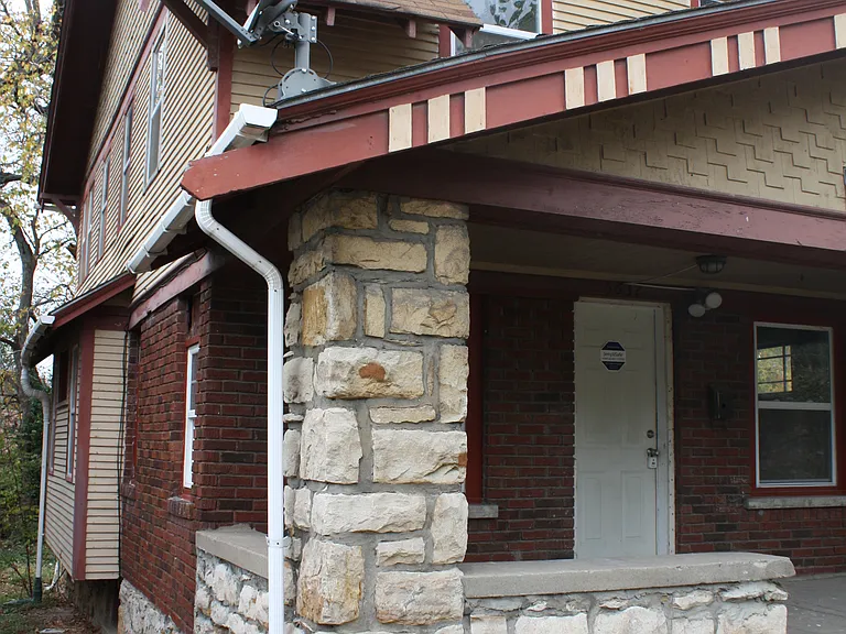 5632 Highland Ave — Photo 3