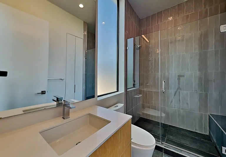906 Blackland Ct — Photo 8