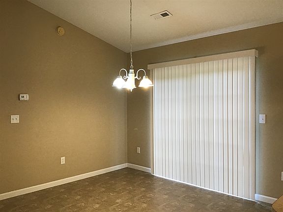 3rd image of 113 Herndon Ct