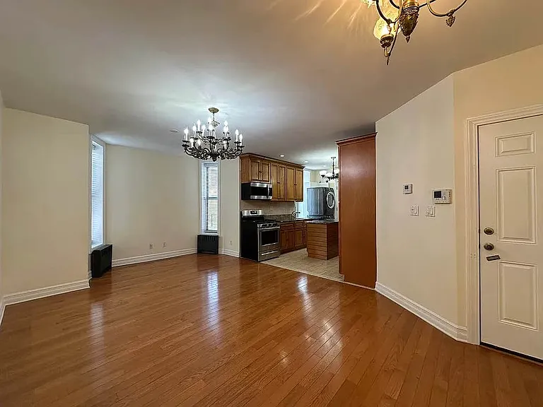 2 Windsor Pl #3 — Photo 1