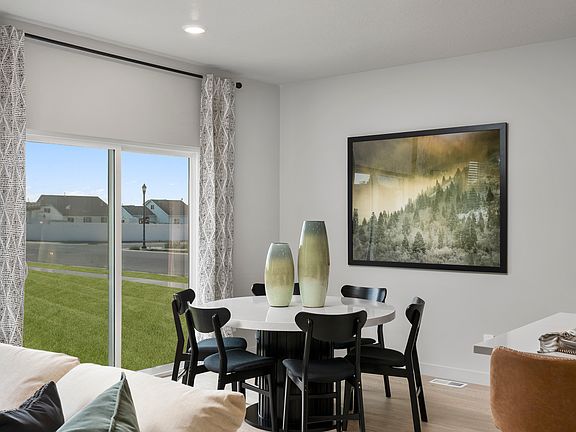 SLC_Willow_ 2412_Dining-Area_C_903-N-200-E-Santaquin-UT.jpg