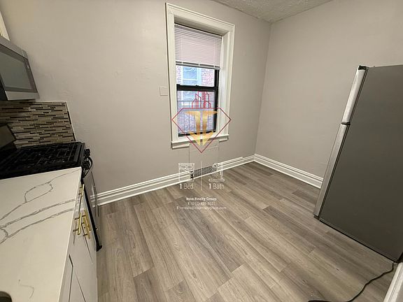 4th image of 168-170 Harrison Ave #22