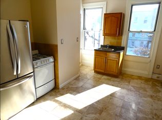 166 India St APT 2R, Brooklyn, NY 11222