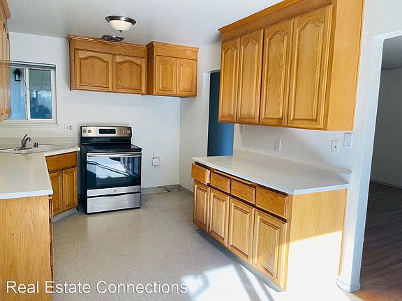 3rd image of 440 Casa View Dr