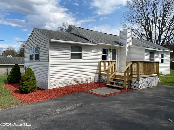 2058 Oaklawn Avenue, Schenectady, NY 12306