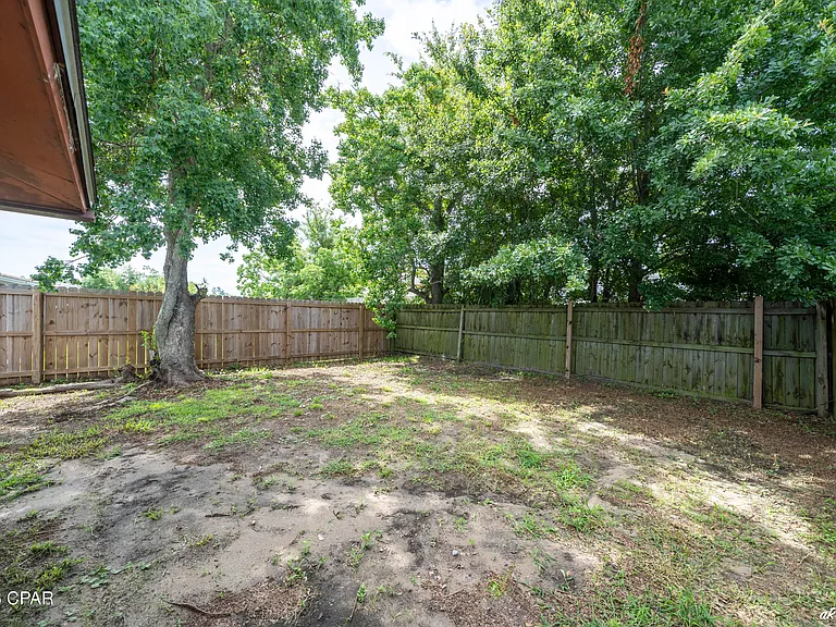 1125 Bradley Cir — Photo 23