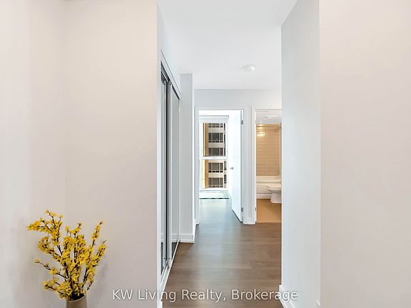 4th image of 125 Redpath Ave #709