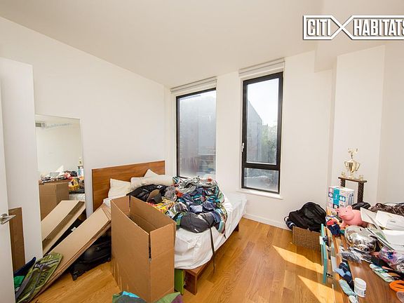 4th image of 687 Driggs Ave APT 2P