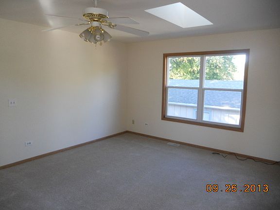 2nd image of 1102 Barberry Ln