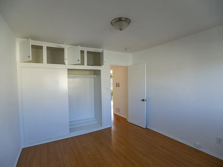 262 S Sycamore Ave #20 — Photo 12