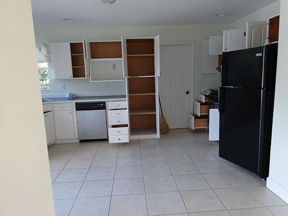 4th image of 1123 E Page Dr