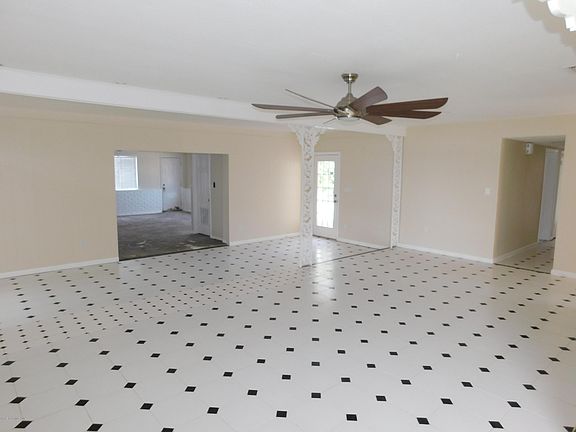 5th image of 516 Barrello Ln