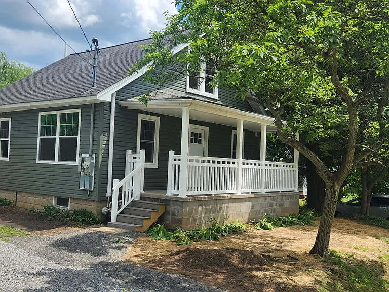 17 Lindbergh Ave — Photo 3