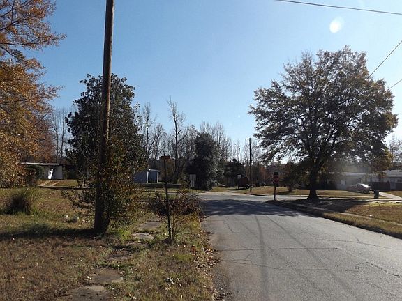 3rd image of 3005 N Iris St
