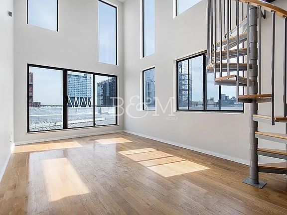 2nd image of 128 Wythe Ave #Phe