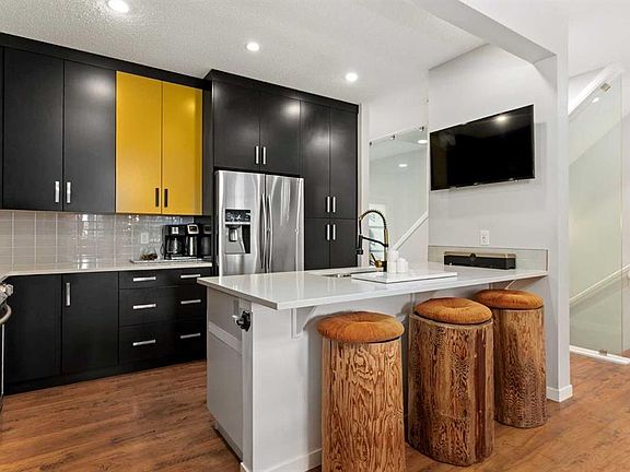 5th image of 205 S Copperpond Parade SE