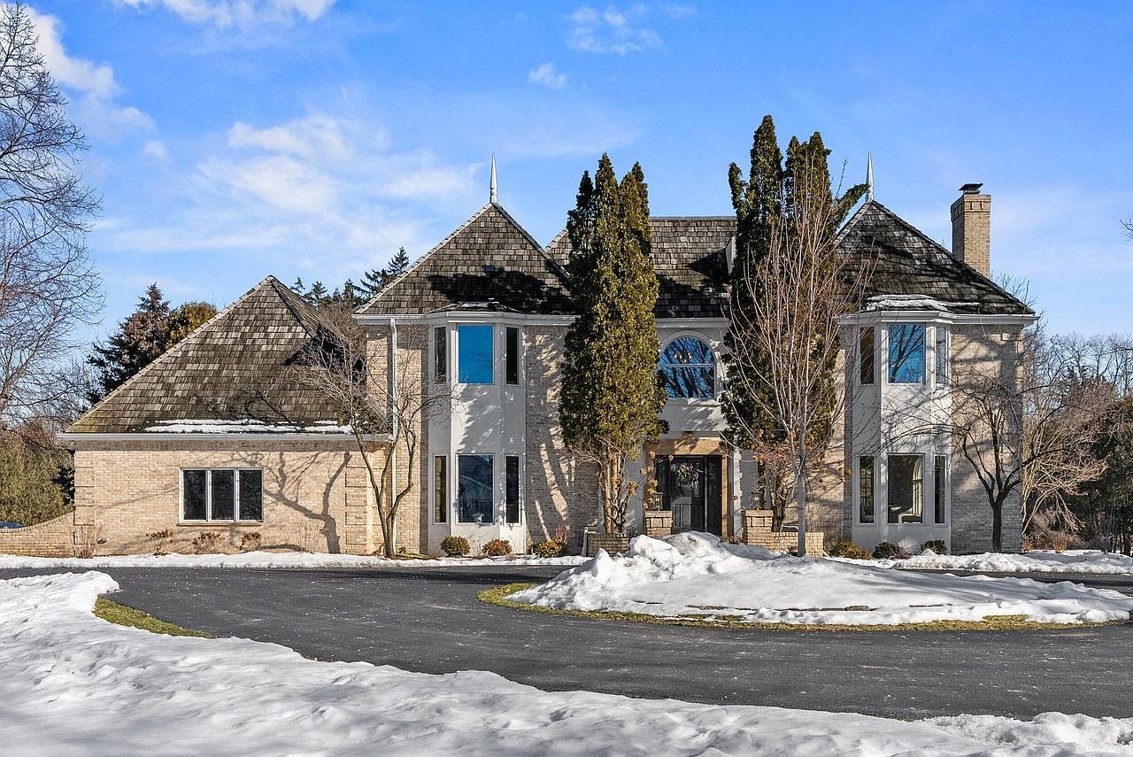 10540 North Country Club DRIVE, Mequon, WI 53092 MLS 1850249 Zillow