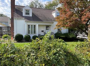195 Alberta St, Fairfield, CT 06825