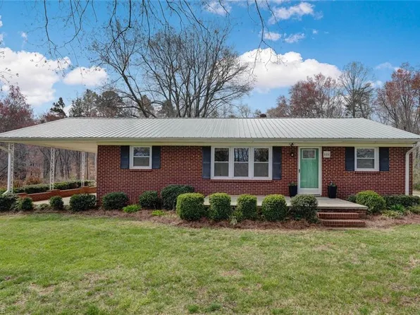606 Carlton Rd, Stokesdale, NC 27357