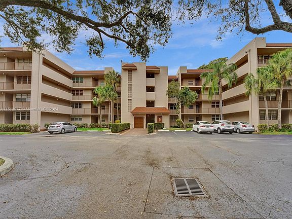 2nd image of 1931 Sabal Palm Dr APT 205
