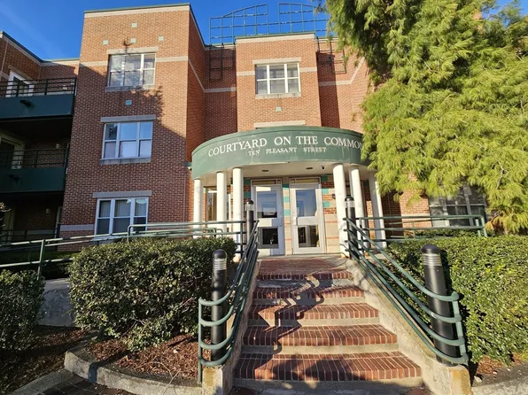 10 Pleasant St APT 115, Lynn, MA 01902