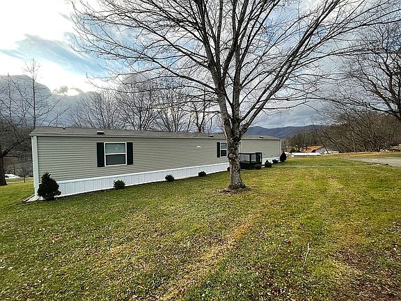 3rd image of 41 Colonial Ct
