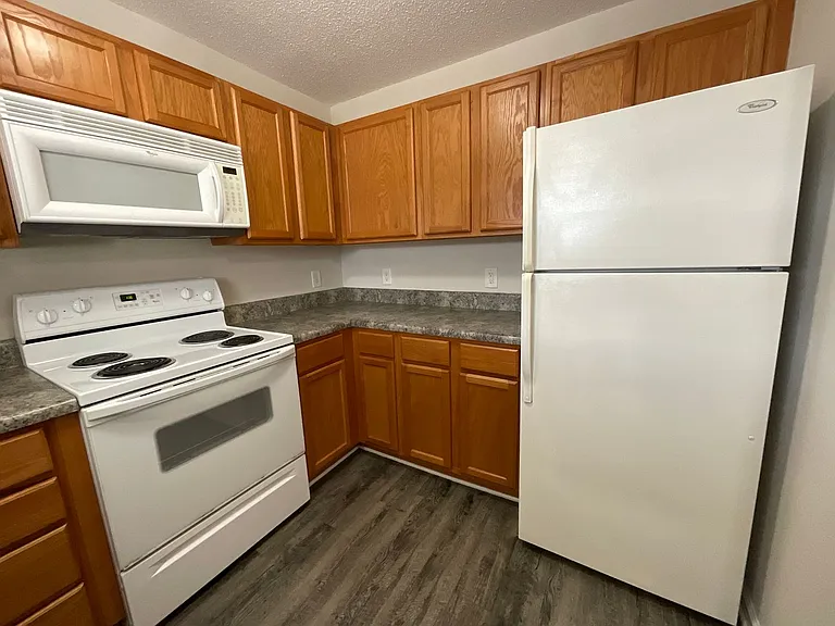 Meridian Park Apartments — Photo 165