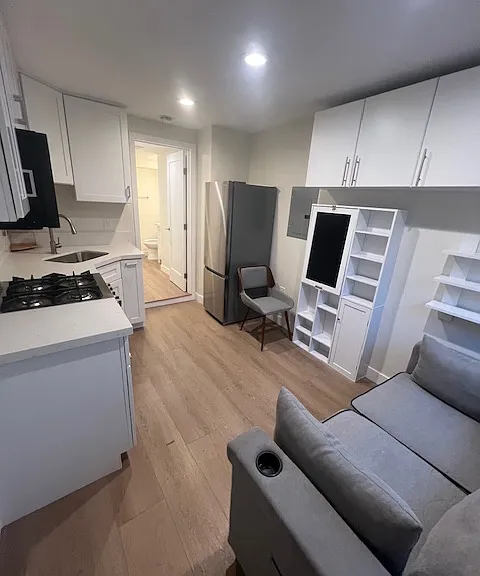 519 N Clementine St #3 — Photo 1