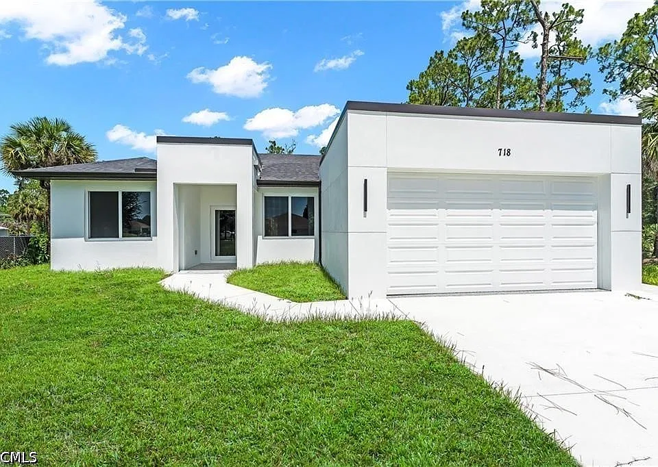 718 Robert Ave