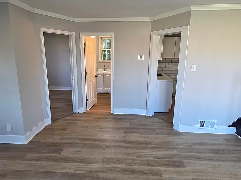 1019 Green Ln — Photo 7