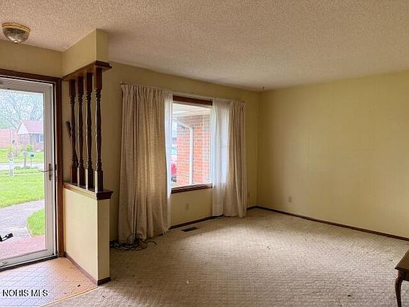2nd image of 3315 Crosshill Dr